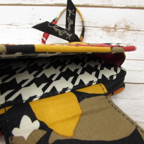 Vera Bradley Bittersweet Smartphone Wristlet - Picture 3 of 7